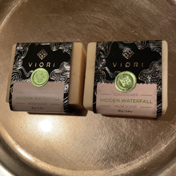 VIORI Hidden 2 Waterfall Shampoo Bar, Conditioner Bar, and 5 Serenity body wash - Picture 7 of 9
